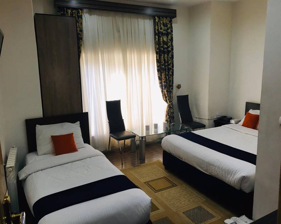 Room 1122 Room 1122